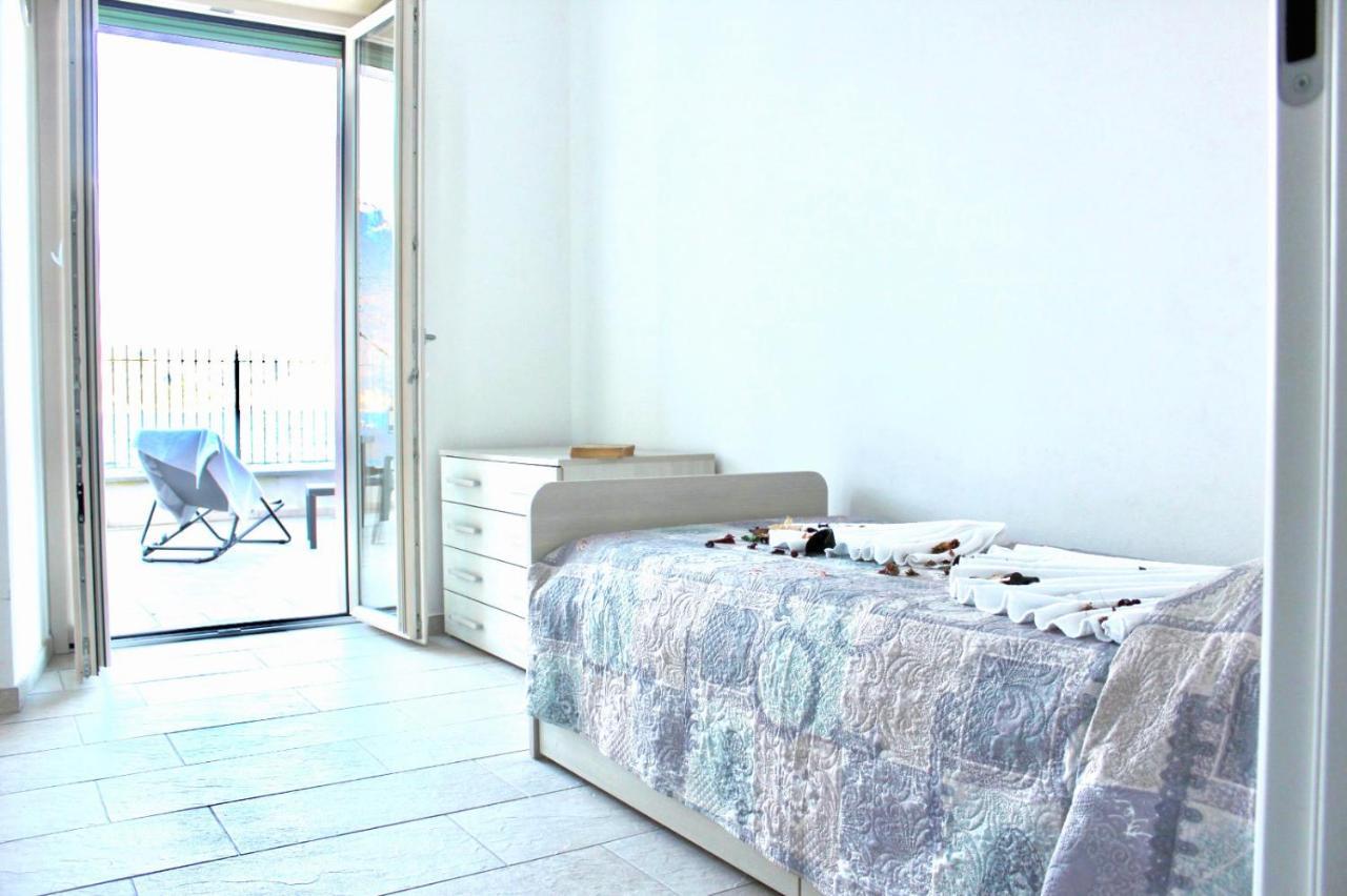 Romantic Dream On The Lake Apartment Lezzeno Bagian luar foto